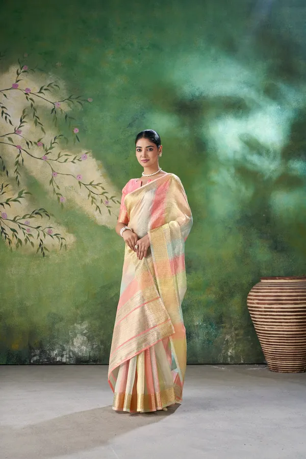 Soft_Linen_Cotton_Silk_Saree_with_Gold_Zari_Weaving_–_Elegant_Party_&_Wedding_Wear_Collection