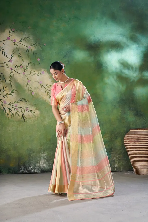 Soft_Linen_Cotton_Silk_Saree_with_Gold_Zari_Weaving_–_Elegant_Party_&_Wedding_Wear_Collection