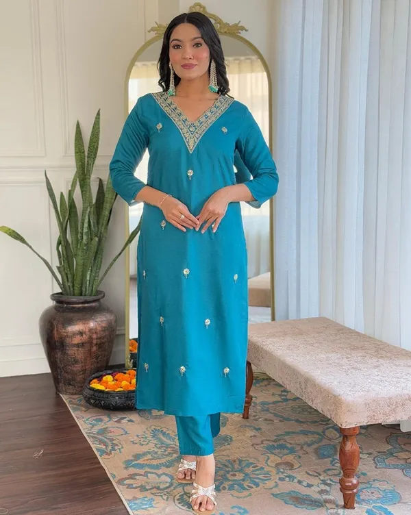 Stylish_Embroidered_Kurta_Set_with_Dupatta_|_Party_Wear_Ethnic_Kurti_Pant_Set