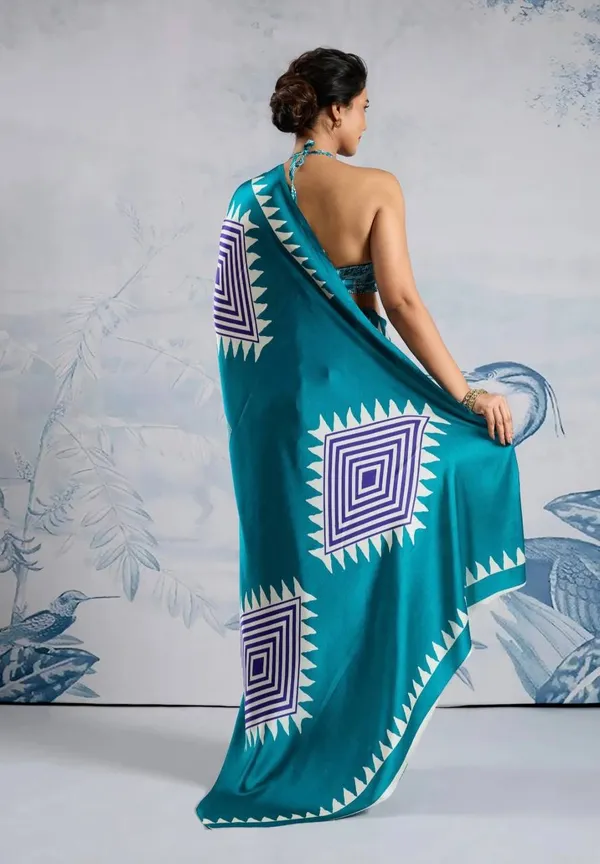 Urban_Breeze_Digital_Print_Model_Silk_Saree