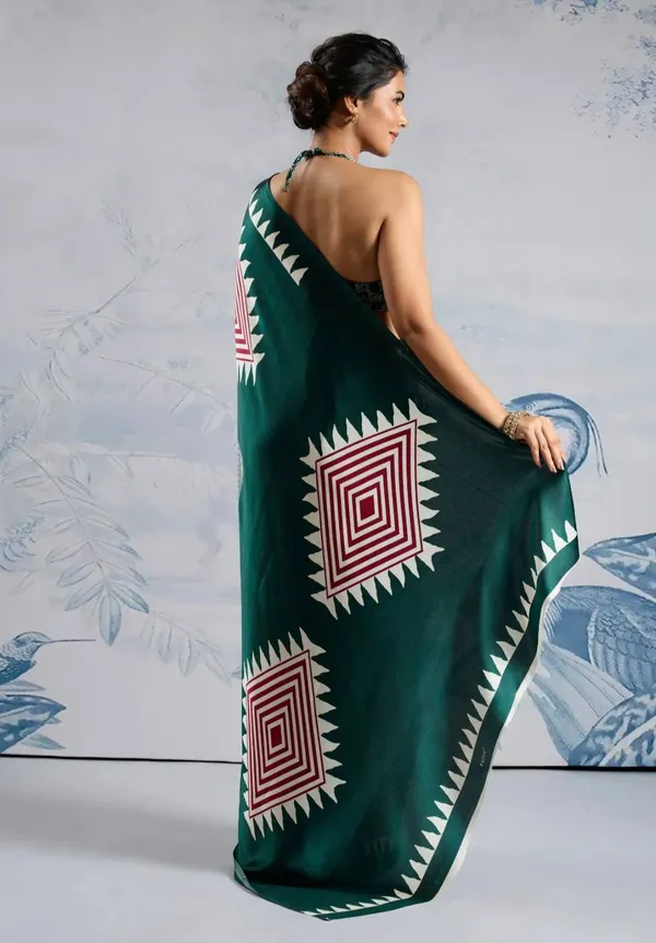 Urban_Charm_Digital_Print_Model_Silk_Saree