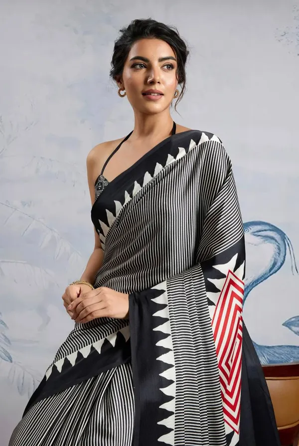 Urban_Elegance_Digital_Print_Model_Silk_Saree