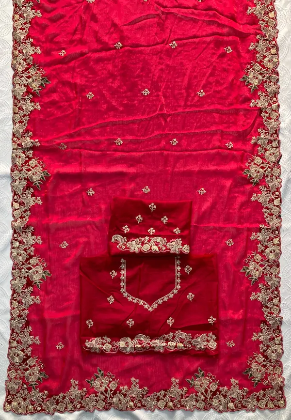 Vinayak_Party_Wear_Soft_Fendy_Chiffon_Embroidered_Saree_with_Blouse