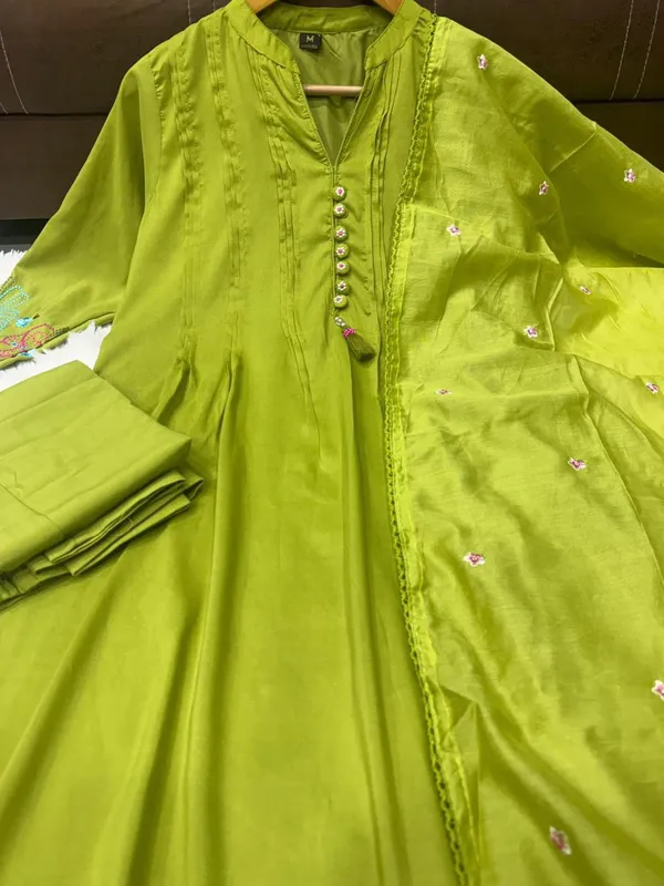 Embroidered_Kurta_Set_with_Dupatta