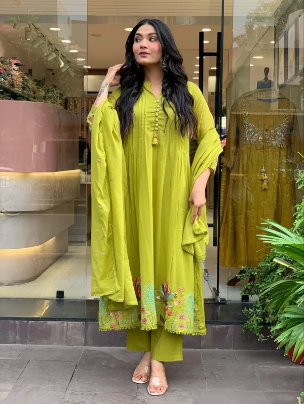 Embroidered_Kurta_Set_with_Dupatta