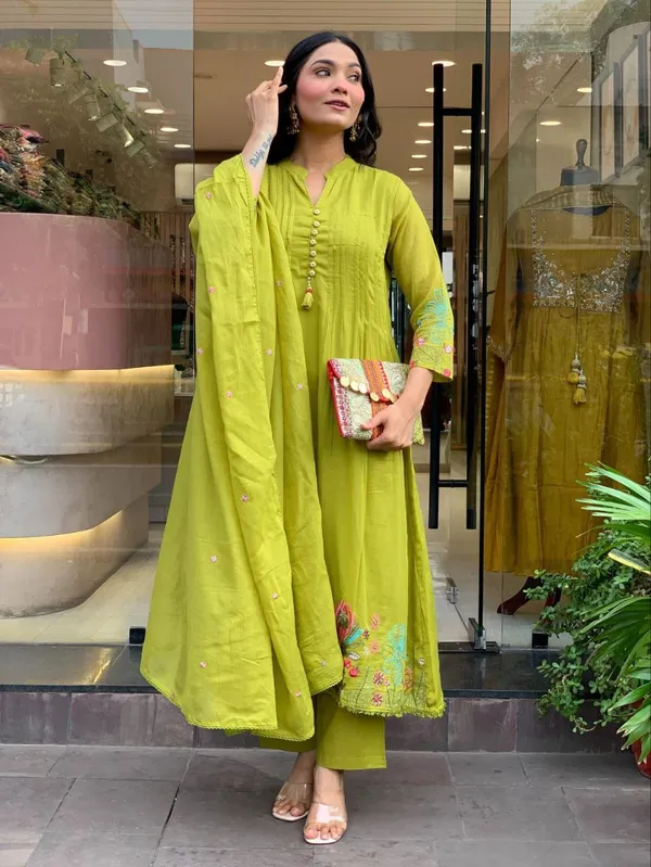 Embroidered_Kurta_Set_with_Dupatta