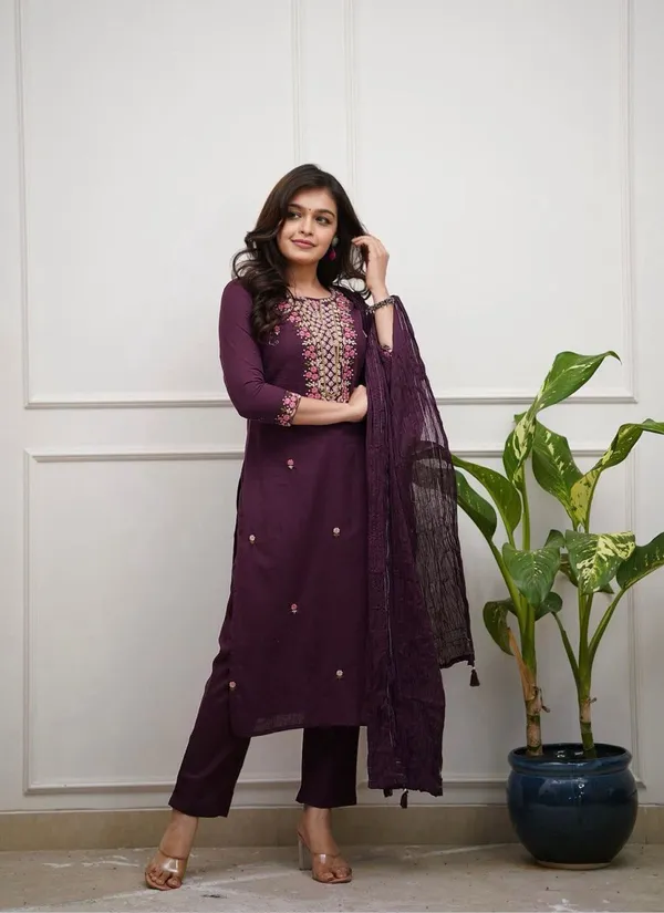 Designer_Purple_Embroidered_Kurta_Set_with_Dupatta_|_Elegant_Ethnic_Wear_for_Women