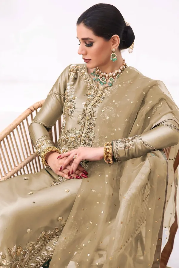 Golden_Beige_Embroidered_Silk_Kurta_Set_with_Organza_Dupatta