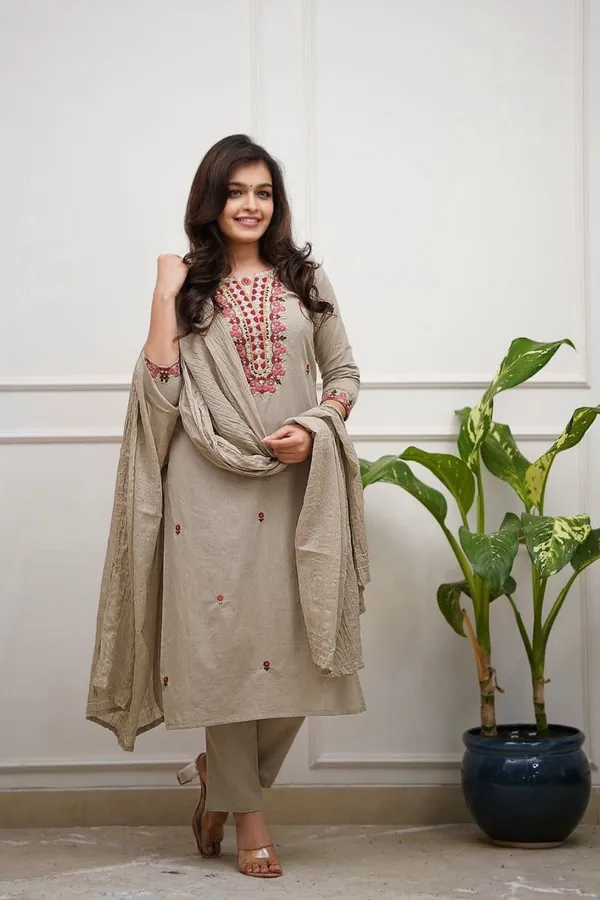 Designer_Grey_Embroidered_Kurta_Set_with_Dupatta_|_Elegant_Ethnic_Wear_for_Women