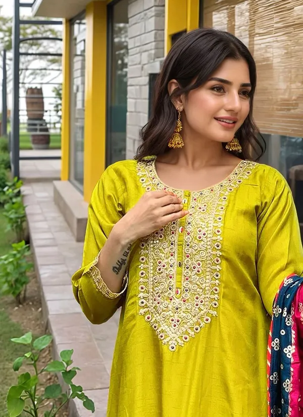 Elegant_Roman_Silk_Embroidered_Kurta_Set_with_Chinon_Digital_Print_Dupatta