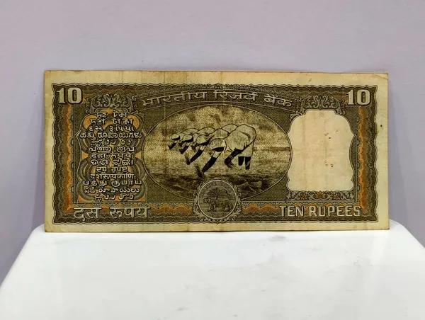 Black_10_Rupees_(Random_Sign)_4_Women_-_Agriculture,_India_old_Note