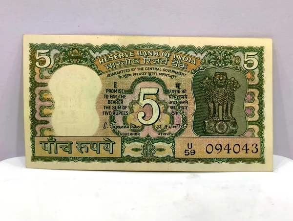 5_Rupees_(Random_Sign)_5_Deer,_India_old_Note