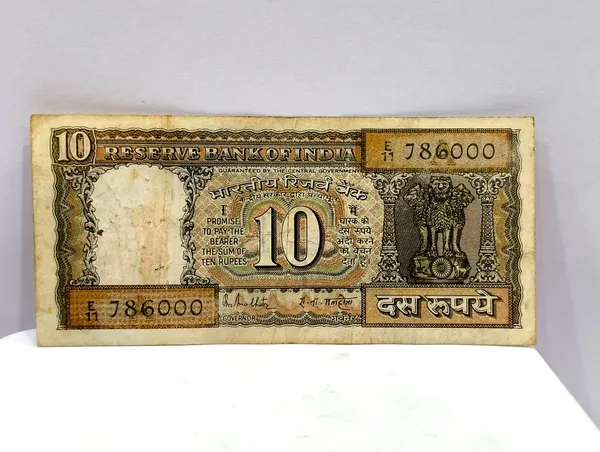 786000_Fancy_Series_10_Rupees_(Random_Sign)_Black_Boat_-_India_old_Note