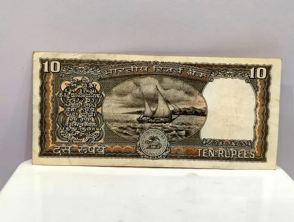 786786_Fancy_Series_10_Rupees_(Random_Sign)_Black_Boat_-_India_old_Note