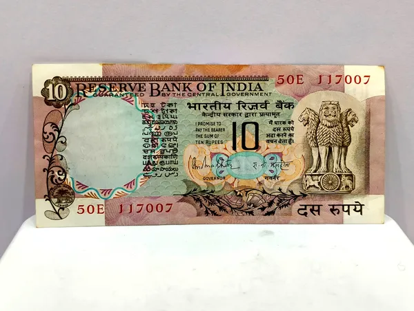 Blue_10_Rupees_(Random_Sign)_5_Seated_Peacock_-_India_old_Note