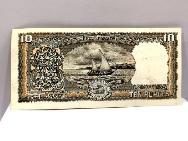 000004_Fancy_Series_10_Rupees_(Random_Sign)_Black_Boat_-_India_old_Note