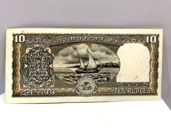 000005_Fancy_Series_10_Rupees_(Random_Sign)_Black_Boat_-_India_old_Note