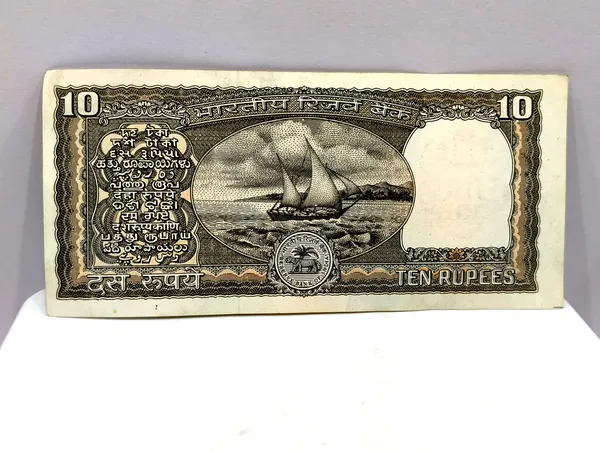 000009_Fancy_Series_10_Rupees_(Random_Sign)_Black_Boat_-_India_old_Note