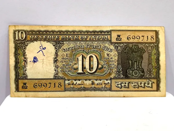 Black_10_Rupees_(Random_Sign)_2_Boats_(Type_2)_-_India_old_Note
