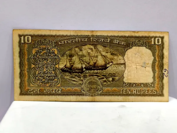 Black_10_Rupees_(Random_Sign)_2_Boats_(Type_2)_-_India_old_Note