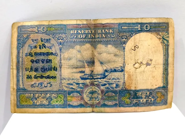 Rare_10_Rupees,_Haj_Issue_-_India_old_Blue_Note