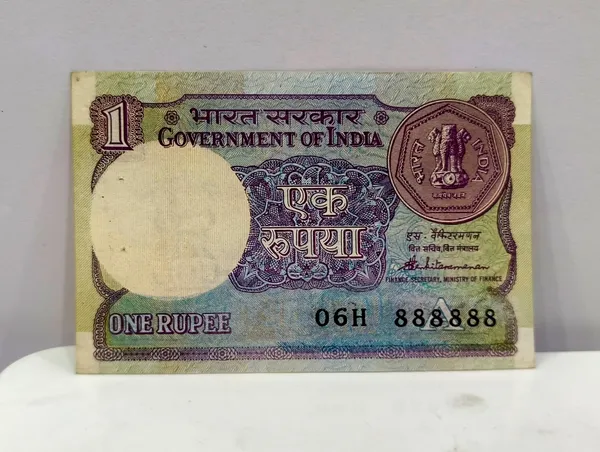888888_Fancy_Series_1_Rupee_(Random_Year)_-_India_old_Note
