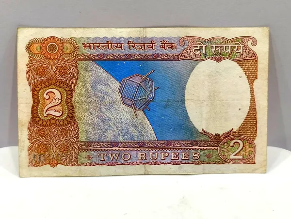 000001_Fancy_Series_2_Rupees_(Random_Sign)_Satellite_-_India_old_Note