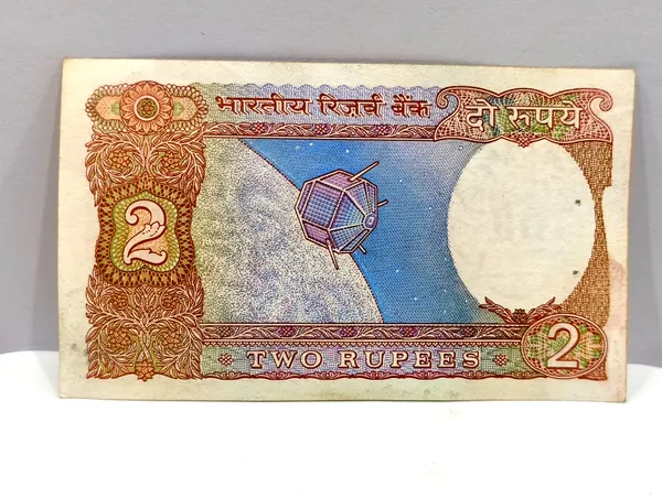 30000_Fancy_Series_2_Rupees_(Random_Sign)_Satellite_-_India_old_Note