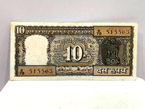 Black_10_Rupees_(Random_Sign)_2_Standing_Tiger_-_India_old_Note