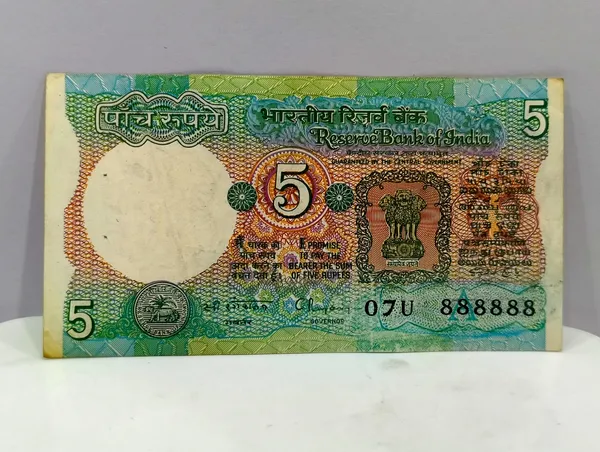 888888_Fancy_Series_5_Rupees_Tractor_-_India_old_Note