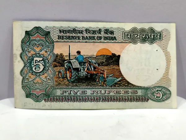 000003_Fancy_Series_5_Rupees_(Random_Sign)_Tractor_-_India_old_Note