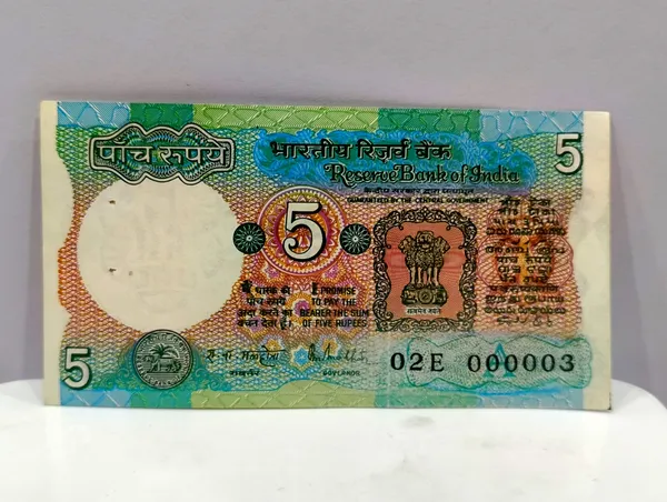 000003_Fancy_Series_5_Rupees_(Random_Sign)_Tractor_-_India_old_Note