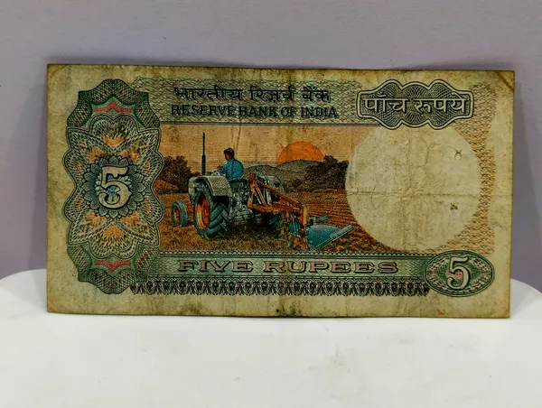 000007_Fancy_Series_5_Rupees_(Random_Sign)_Tractor_-_India_old_Note