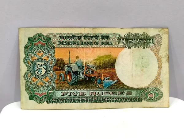 000009_Fancy_Series_5_Rupees_(Random_Sign)_Tractor_-_India_old_Note