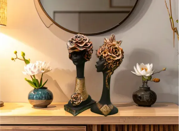 Black_Ceramic_Rose_Gold_Woman_Statue
