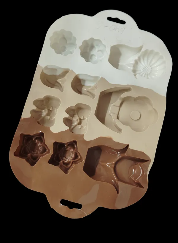 11-Cavity_3D_Garden_Theme_Silicone_Chocolate_Mold_|_Non-Stick_Flexible_Mold_for_Chocolate,_Candy,_Fondant,_Jelly,_Ice_Cubes_&_DIY_Baking_Crafts