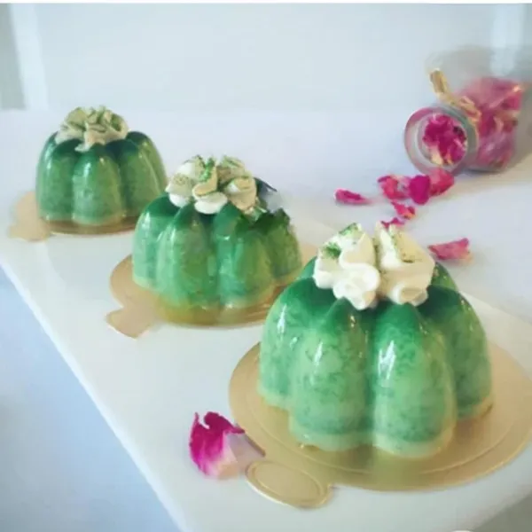 Flower_Shaped_Dome_Silicone_Chocolate_Mold