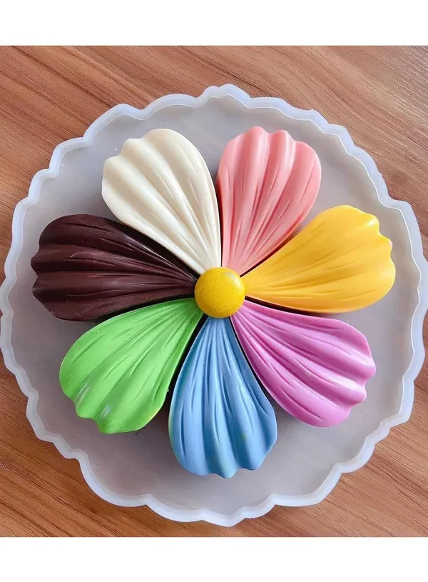 3D_Round_7_Cavity_Flower_Shape_Silicone_Mould_For_Soap_Making_Scone_Jelly_And_Dessert_Use_Reusable_Flexible_And_Non_Stick