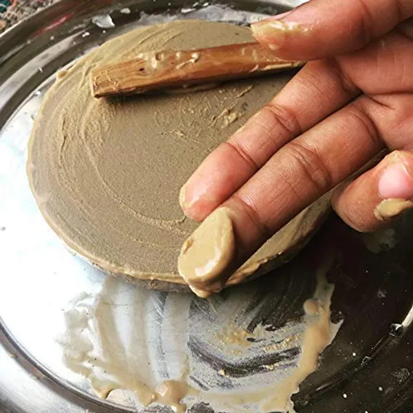 Sandalwood_Rubbing_Stone_Board_With_Sandalwood_Sticks