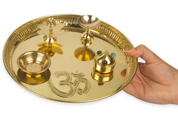 Puja_Thali_Set_With_Accessories_For_Temple_Worship