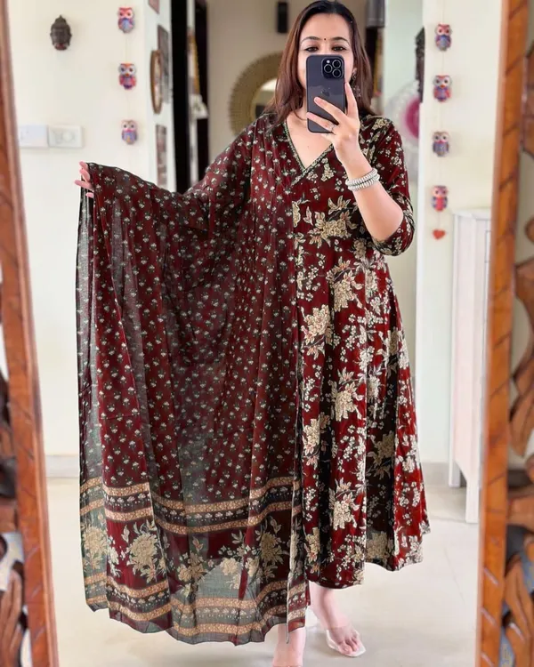 Maroon_Viscose_Rayon_Printed_Kurta_Pant_&_Dupatta_For_Women
