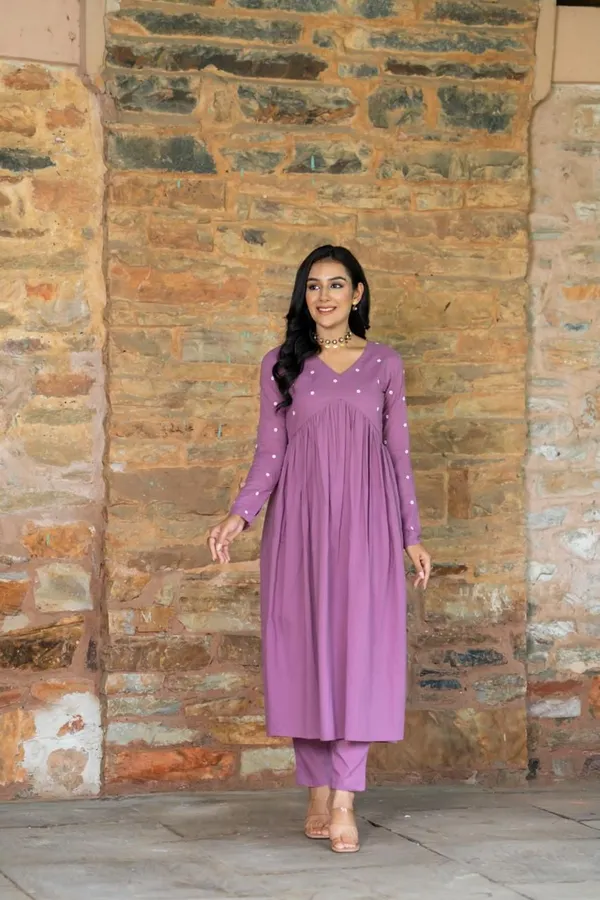 Lavender_Viscose_Rayon_Embroidered_Kurta_Pajama_For_Women