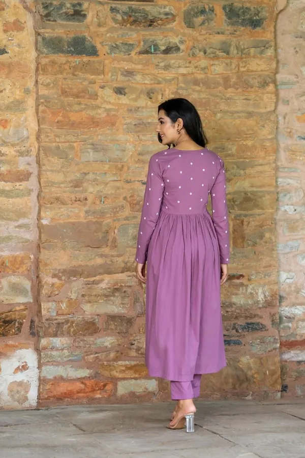 Lavender_Viscose_Rayon_Embroidered_Kurta_Pajama_For_Women