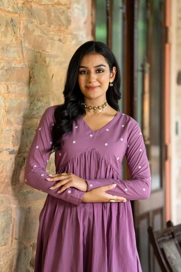Lavender_Viscose_Rayon_Embroidered_Kurta_Pajama_For_Women