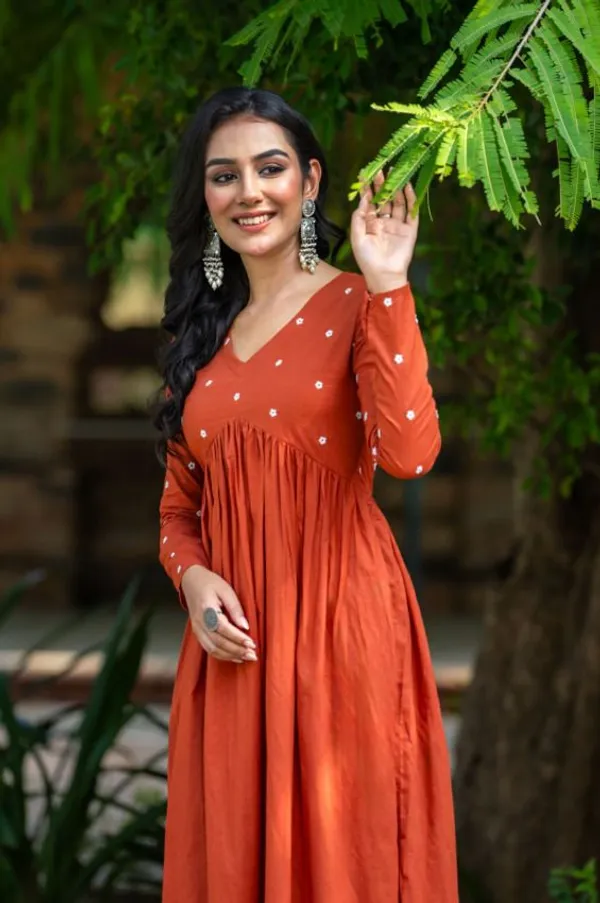 Orange_Viscose_Rayon_Embroidered_Kurta_And_Pant_Set_For_Women