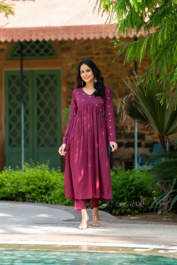 Purple_Viscose_Rayon_Embroidered_Kurta_Pyjama_For_Women