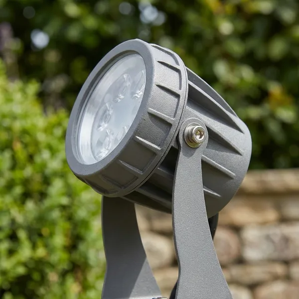 Silver_7W_Outdoor_Gardens_Aluminium_Lighting_And_Luminaries_For_Outdoor_Purpose