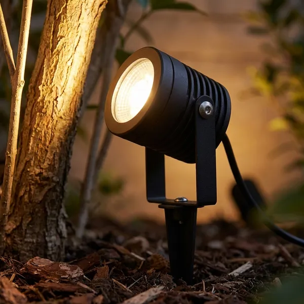 White_And_Black_7W_Outdoor_Garden_Tree_Spike_Aluminium_Lighting_And_Luminaries_For_Outdoor_Purpose