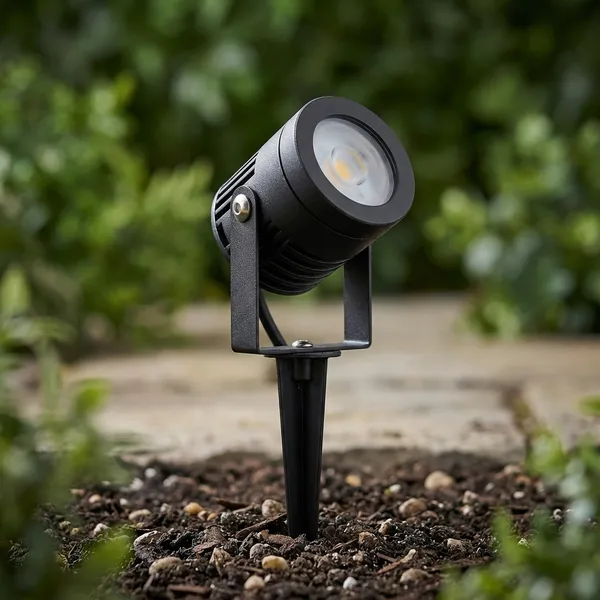 White_And_Black_9W_Outdoor_Garden_Tree_Spike_Aluminium_Lighting_And_Luminaries_For_Outdoor_Purpose
