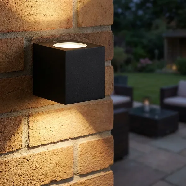 White_And_Black_5W_Wall_Aluminium_Lighting_And_Luminaries_For_Outdoor_Purpose